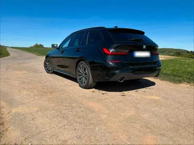 Gebraucht BMW 330e Shadowline 292 PS (214 kW) 2021 Schwarz Kombi