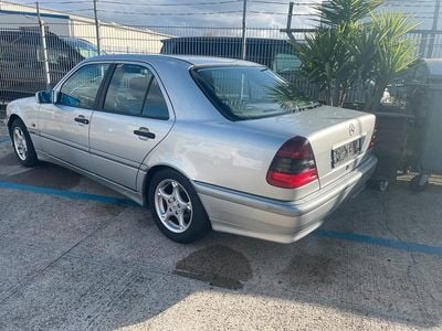 Mercedes C180