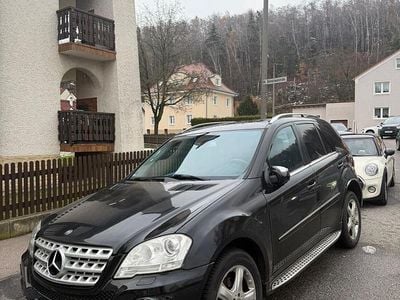 Gebraucht Mercedes ML350 231 PS (169 kW) 2010 Schwarz SUV