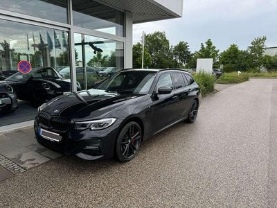 Schwarz Gebraucht 2020 BMW 330e M Sport Kombi | 32.899 € (Teuer)