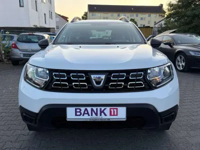 Używany Dacia Duster Acces 101 KM (74 kW) 2020 Biały SUV