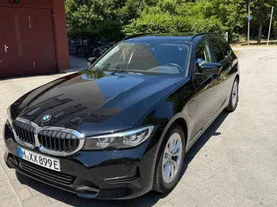 Gebraucht BMW 330e Advantage 292 PS (214 kW) 2021 Schwarz Kombi