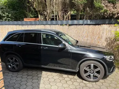 Używany Mercedes GLC200 163 KM (119 kW) 2021 Czarny SUV