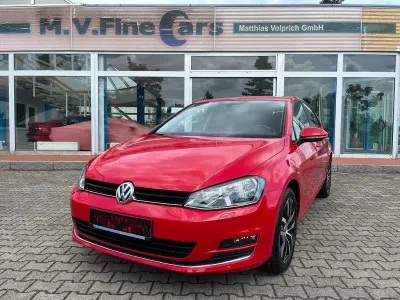 Używany VW Golf VII Allstar 110 KM (80 kW) 2016 Czerwony Sedan/Limuzyna