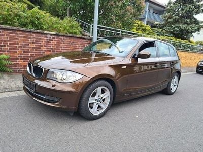 Usata BMW 118 Lifestyle 143 CV (105 kW) 2011 Marrone Utilitaria