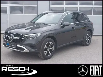 Używany Mercedes GLC300e 204 KM (150 kW) 2025 Szary SUV