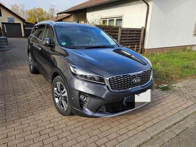Grau Gebraucht 2020 Kia Sorento SUV | 29.999 € (Fairer Preis)