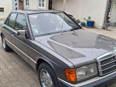 Usata Mercedes 190 109 CV (80 kW) 1991 Grigio Berlina