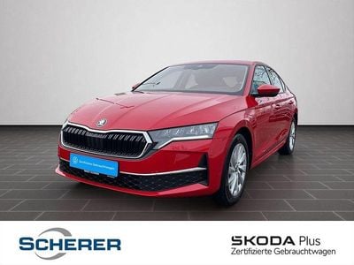 Velvetrot metallic (metallic) Gebraucht 2025 Skoda Octavia Selection Limousine | 25.460 € (Guter Preis)