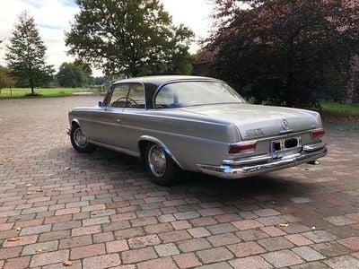 Gebraucht Mercedes 220 120 PS (88 kW) 1963 Silber Coupé