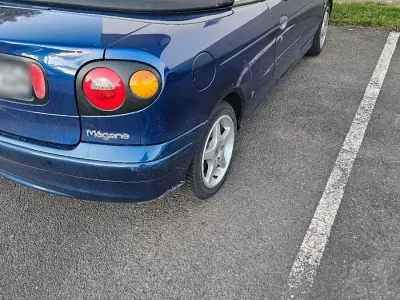 Gebraucht Renault Mégane Cabriolet 75 PS (55 kW) 1999 Blau Cabrio