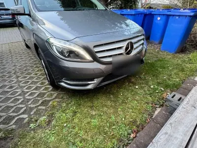 Gebraucht Mercedes B180 122 PS (89 kW) 2013 Grau Kleinwagen