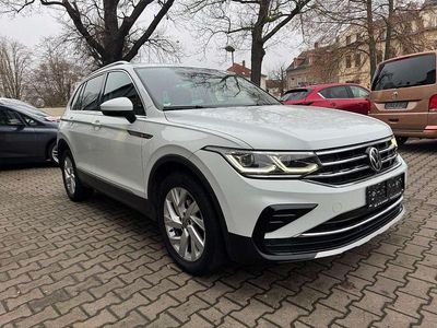 Weiß Gebraucht 2022 VW Tiguan Elegance SUV | 28.460 € (Etwas zu teuer)