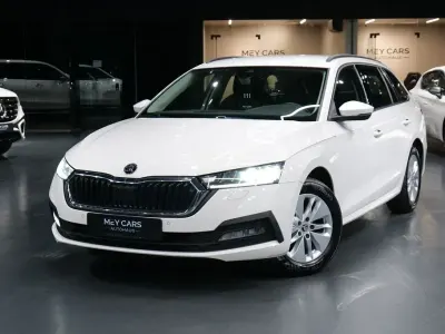 Gebraucht Skoda Octavia Ambition 150 PS (110 kW) 2023 Weiß Kombi