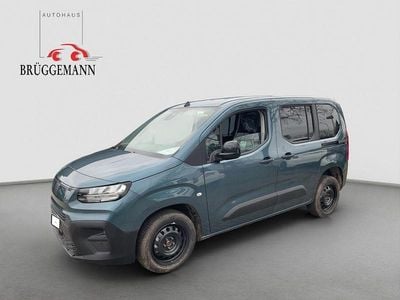 Neu Fiat Doblò 131 PS (96 kW) 2026 Blau Van / Kleinbus