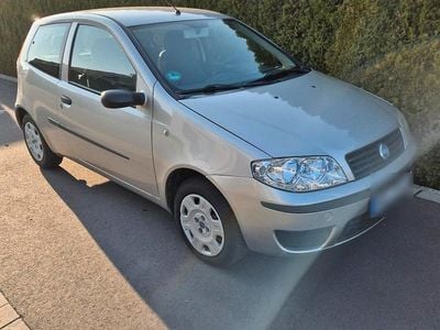 Second-hand Fiat Punto 60 CP (44 kW) 2004 Argintiu Hatchback