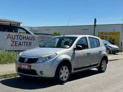 Gebraucht Dacia Sandero 75 PS (55 kW) 2009 Platingrau Kleinwagen