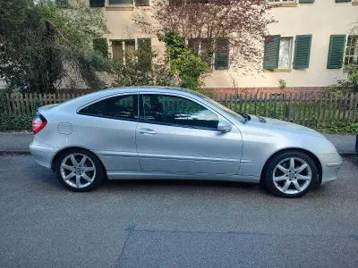 Gebraucht Mercedes CL230 193 PS (141 kW) 2001 Silber Coupé