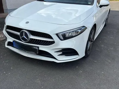 Gebraucht Mercedes A180 AMG line 116 PS (85 kW) 2019 Weiß Kleinwagen