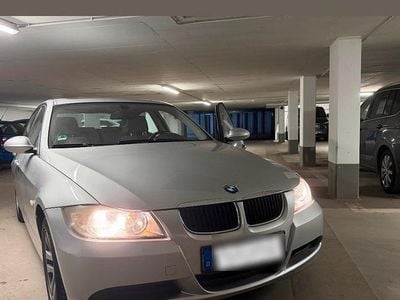 Second-hand BMW 318 122 CP (89 kW) 2006 Argintiu Berlinǎ
