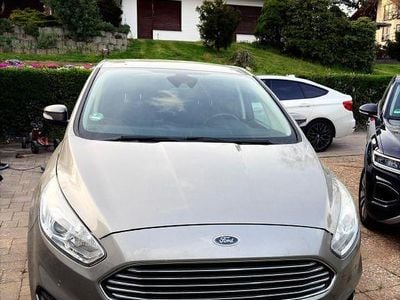 Usado Ford S-MAX Trend 150 HP (110 kW) 2016 Cinzento Monovolume