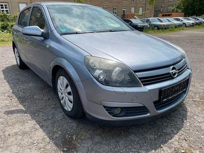 Silber Gebraucht 2005 Opel Astra Edition Limousine | 1.111 € (Guter Preis)