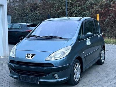 Silber Gebraucht 2005 Peugeot 1007 Van / Kleinbus | 3.499 € (Fairer Preis)