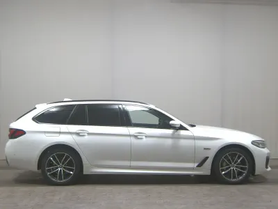 Używany BMW 530e M Sport 292 KM (214 kW) 2022 Biały Kombi