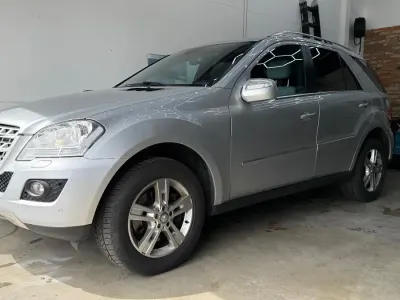 Gebraucht Mercedes ML420 306 PS (225 kW) 2009 Silber SUV