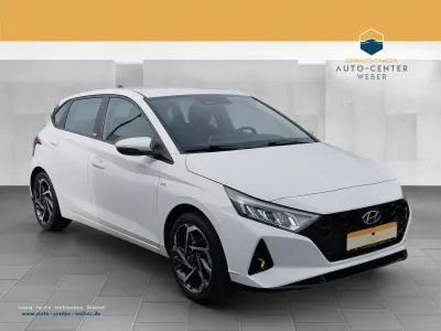Gebraucht Hyundai i20 Intro Edition 101 PS (74 kW) 2021 Weiß Kleinwagen