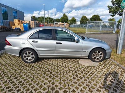 Mercedes C200