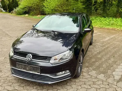 Używany VW Polo Allstar 60 KM (44 kW) 2017 Czarny Sedan/Limuzyna