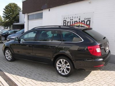 gebraucht Skoda Superb 2.0TDI Exclusive DSG Navi Bi-Xenon PDC e-Sitze