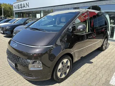 Gebraucht Hyundai Staria Prime 177 PS (130 kW) 2023 Gaia brown Van / Kleinbus