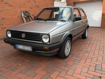 Begagnad VW Golf II 72 HK (52 kW) 1988 Grå Halvkombi
