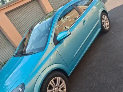 Gebraucht Opel Astra GTC Edition 140 PS (102 kW) 2009 Blau Limousine