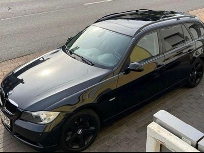 Gebraucht BMW 318 129 PS (94 kW) 2007 Schwarz Kombi