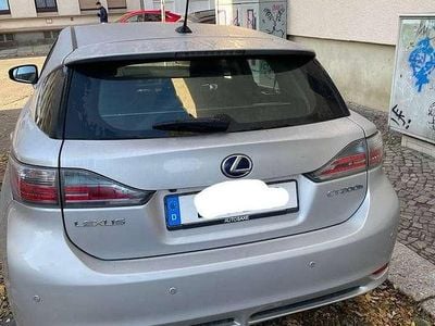 Lexus CT200h