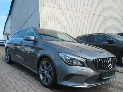 Gebraucht Mercedes CLA180 Shooting Brake Urban 122 PS (89 kW) 2017 Grau Kombi