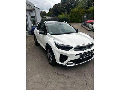 Gebraucht Kia Stonic 120 PS (88 kW) 2023 (bud) schneeweiss/schwarz SUV