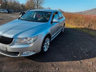 Używany Skoda Superb 160 KM (117 kW) 2008 Srebrny Sedan/Limuzyna