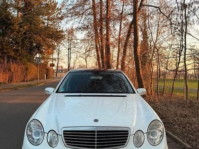 Gebraucht Mercedes E200 122 PS (89 kW) 2006 Weiß Limousine