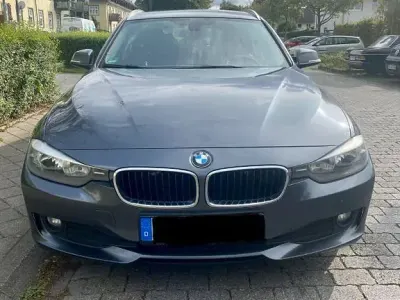 Gebraucht BMW 318 Sport Line 143 PS (105 kW) 2013 Grau Kombi