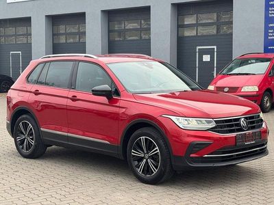 Gebraucht VW Tiguan Active 150 PS (110 kW) 2022 Rot SUV