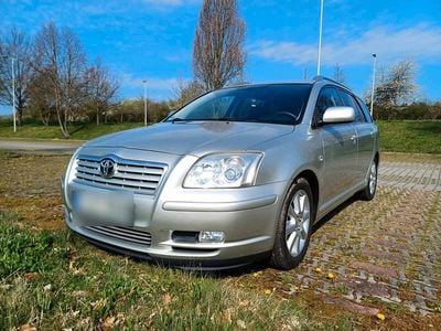 Usata Toyota Avensis 129 CV (94 kW) 2005 Argento Station wagon