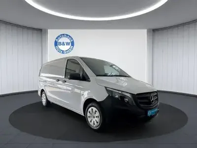 Używany Mercedes Vito 163 KM (119 kW) 2021 Biały Van