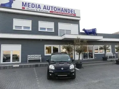 Second-hand Fiat Panda Lounge 69 CP (50 kW) 2013 Negru Hatchback