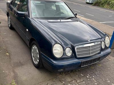 Mercedes E230