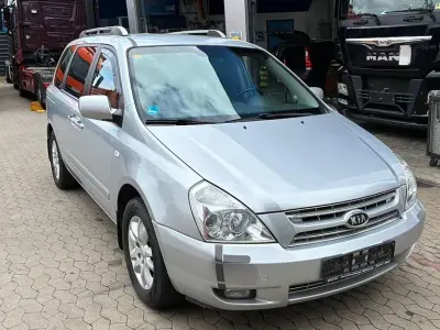 Gebraucht Kia Carnival EX 185 PS (136 kW) 2007 Silber Van / Kleinbus