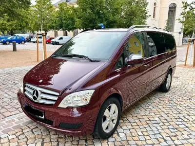 Gebraucht Mercedes Viano 163 PS (119 kW) 2012 Rot Van / Kleinbus